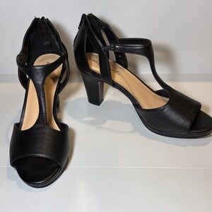 Easy Street Black Heeled Sandals